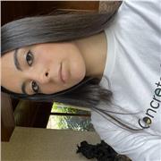 Soy estudiante de segundo año del grado de química. Tengo el curso de monitora de tiempo libre por lo que ya he trabajo con niños.